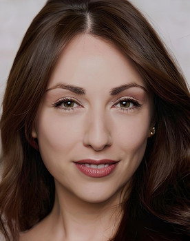 Nicola Posener as Chronicler (voice)