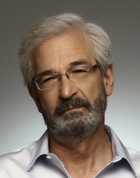 Spiros Sarafianos as 