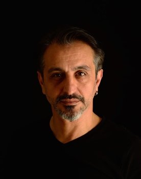 Ruhi Sarı as Mahsun Güler