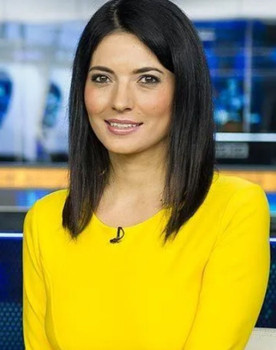 Natalie Sawyer as Self