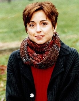 Charlotte Coleman as Lisa Lyons