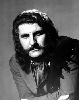 José Larralde as Santos Vega