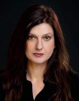 Natalie Pinot as María Francisca