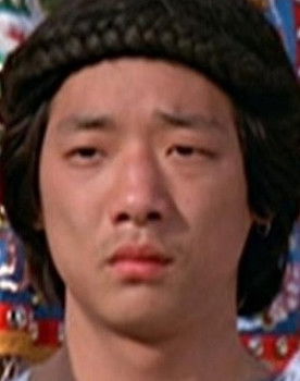 Chow Gam-Hoi as Hired Thug / Necklace Bandit