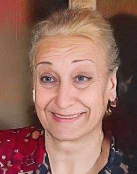 Mualla Sürer as 
