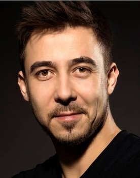 Cemil Büyükdöğerli as Ahmet