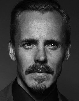 Jasper Pääkkönen as Eero Takkunen