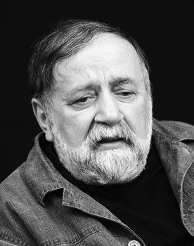 Rezo Esadze as Varlami