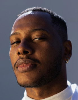 Dan Ferreira as Bento