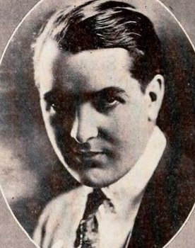 Earle Rodney as Bob Browning