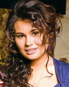 Anastasiya Kochetkova as Girl with a photo camera