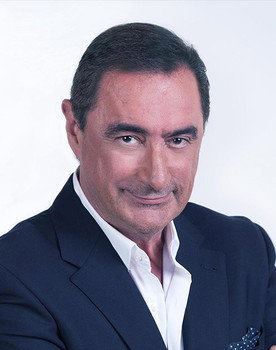 Carlos Herrera as 