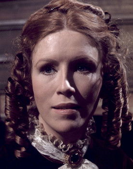 Camila Ashland as Hattie