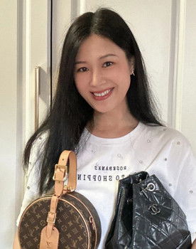 左左 as Lin's Mother