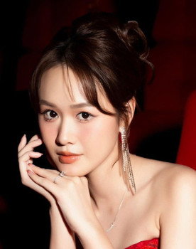 Phạm Quỳnh Anh as Châu