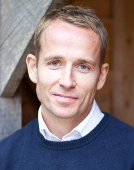 Jonnie Irwin as Host