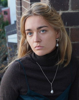 Jasmine Cavanough as Paris