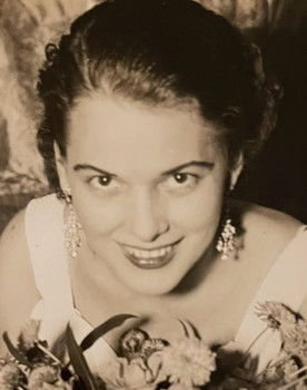 Virginia Walker as Chorine (uncredited)