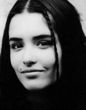 Barbara Kosmal as Anes