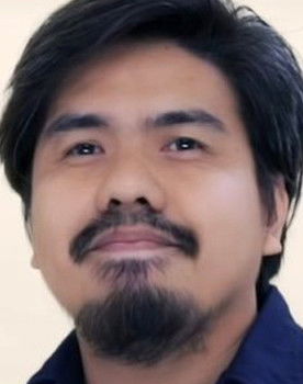 Saroch Nuamsamran as Chaladlert's Dad