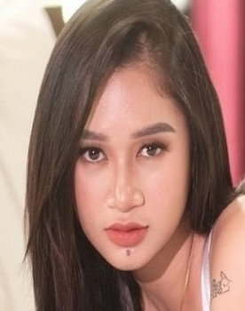 Candy Veloso as Liza (uncredited)