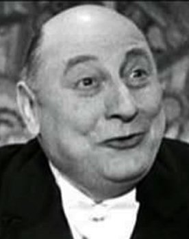 Léon Belières as 
