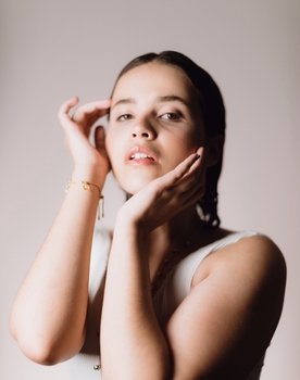 Carolina Coutinho as Menina