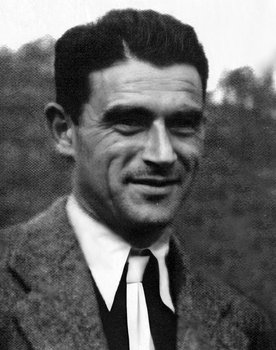 Raymond Latarjet as Self