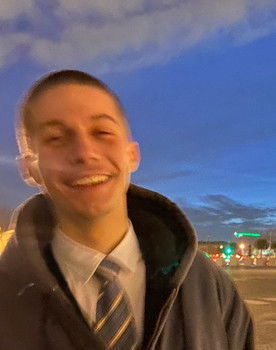 Tom Fuller as Figurant 2