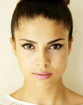 Yaprak Durmaz as Damla