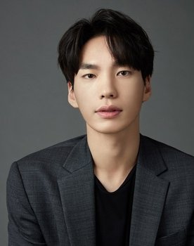 Kim Ba-da as Sergeant Park