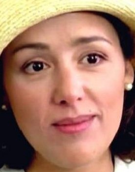 Nadine Spinoza as Rachel Bernstein