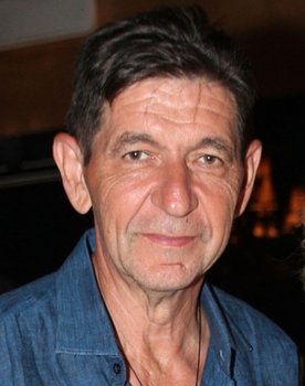 Gerasimos Skiadaresis as Waiter