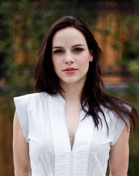 Luciana Echeverría as María José 'Cote' Colucci