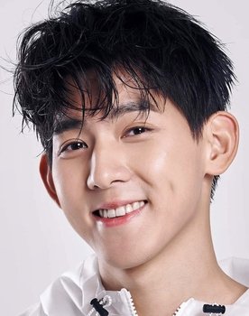 Benjamin Tsang as Jiang Tian