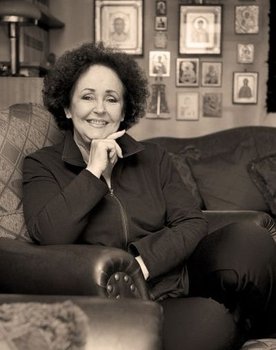 Tuija Vuolle as Afrodite