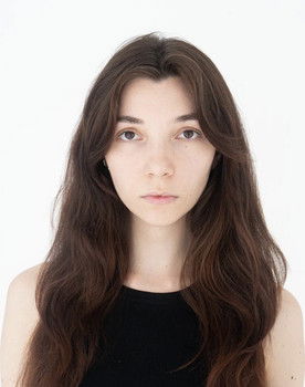 Elizabeth Telnaya as Liza