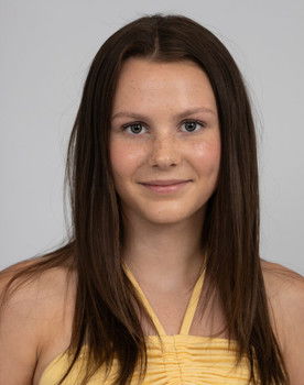 Lovisa Samuelsson as Alice