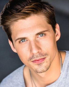 Liam C. Johnson as Jasper Hale