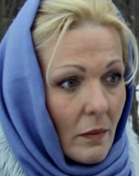 Olga Mokhovaya as Таня