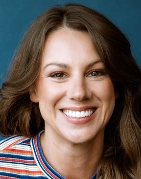 Sarah Higgins as Hannah Kyle