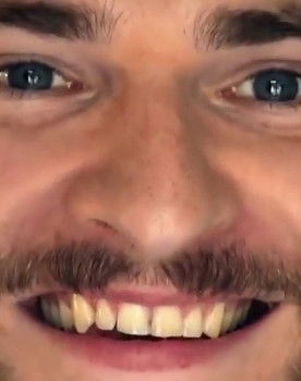 Julien C. as Monsieur Connard