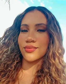 Isadora Gaspar as Brenda