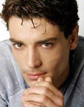Giuseppe Zeno as Luca Visconti