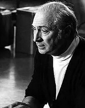 Gérard Oury as Maurice Portal