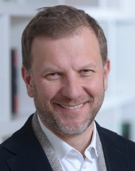 Pyotr Lidov-Petrovskiy as Self - Host