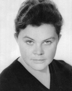 Renita Grigoryeva as женщина из города (её подвозил Павел)