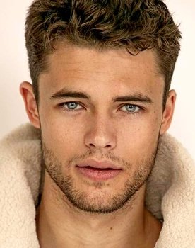 Ross Ringwood as Mark Wahlberg