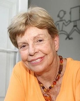 Alice Gonzaga as Self