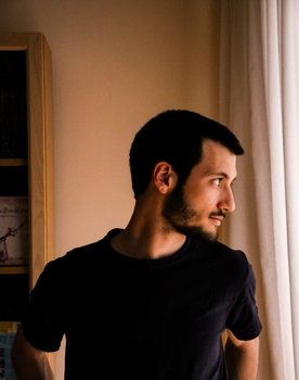 Nacho Sanz as Aitor